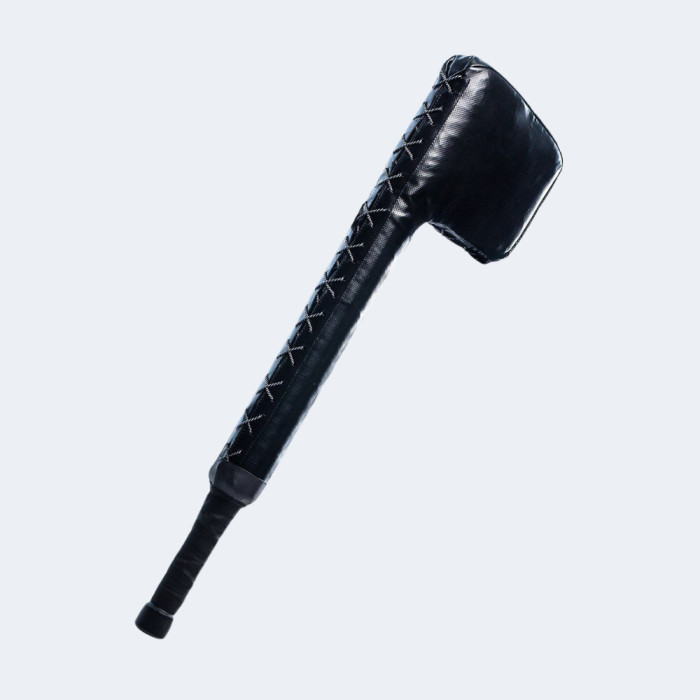 Foam axe ©FAITS D'ARMES